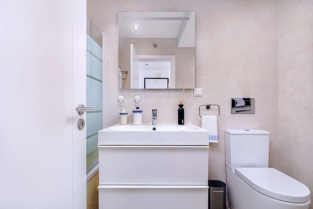 Stylish Sunny Home with AC Amazing View and Fast WiFi - 3