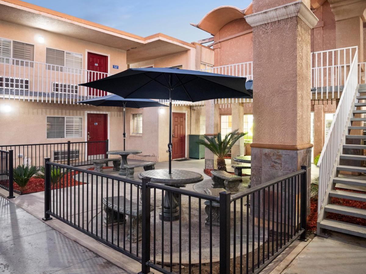 Dream Inn Fresno — photo 12