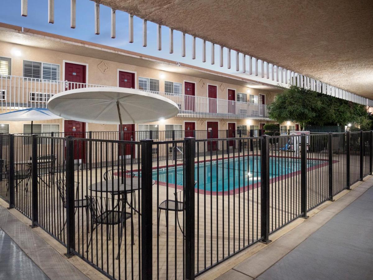 Dream Inn Fresno — photo 16