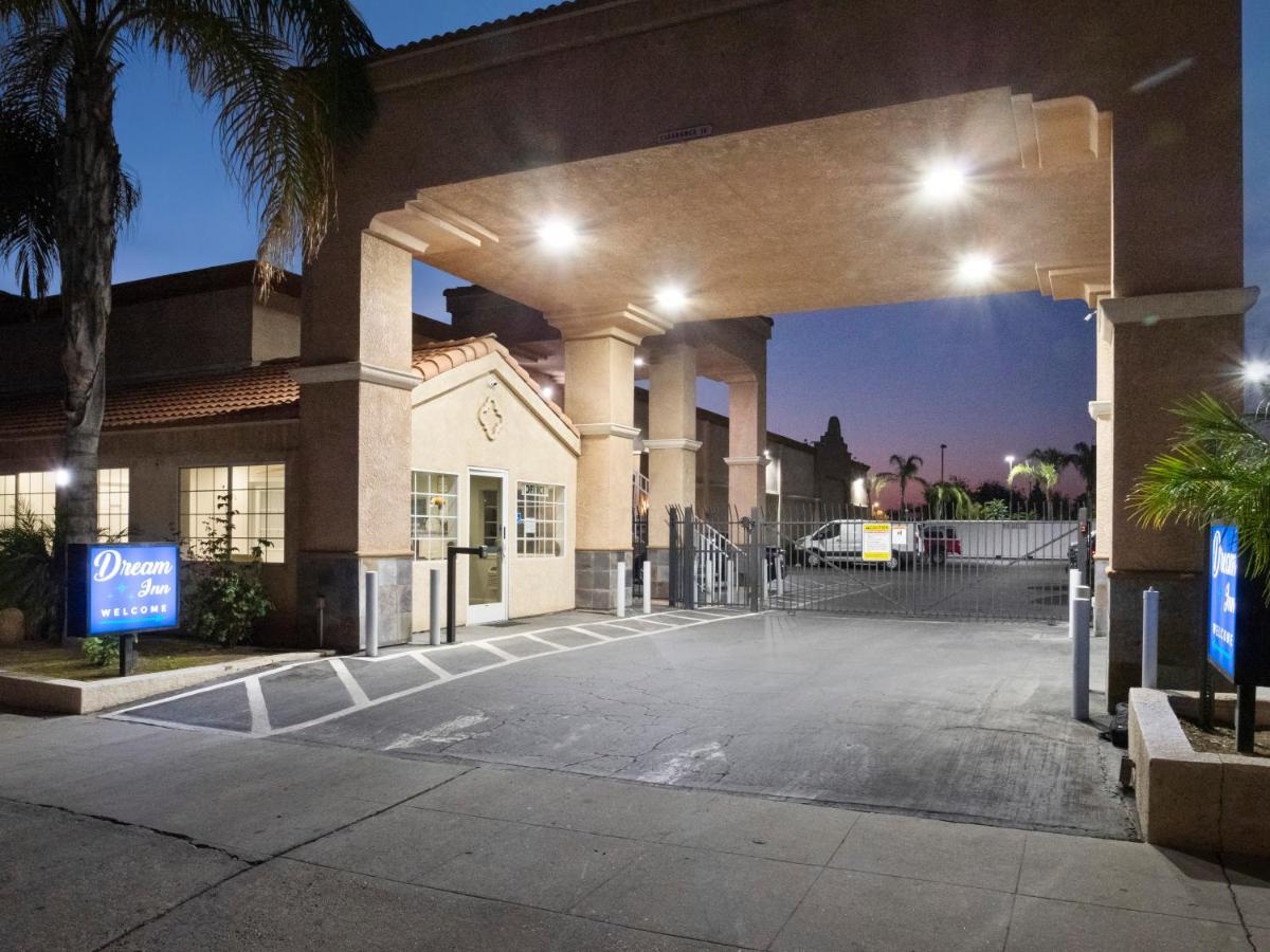Dream Inn Fresno — photo 13