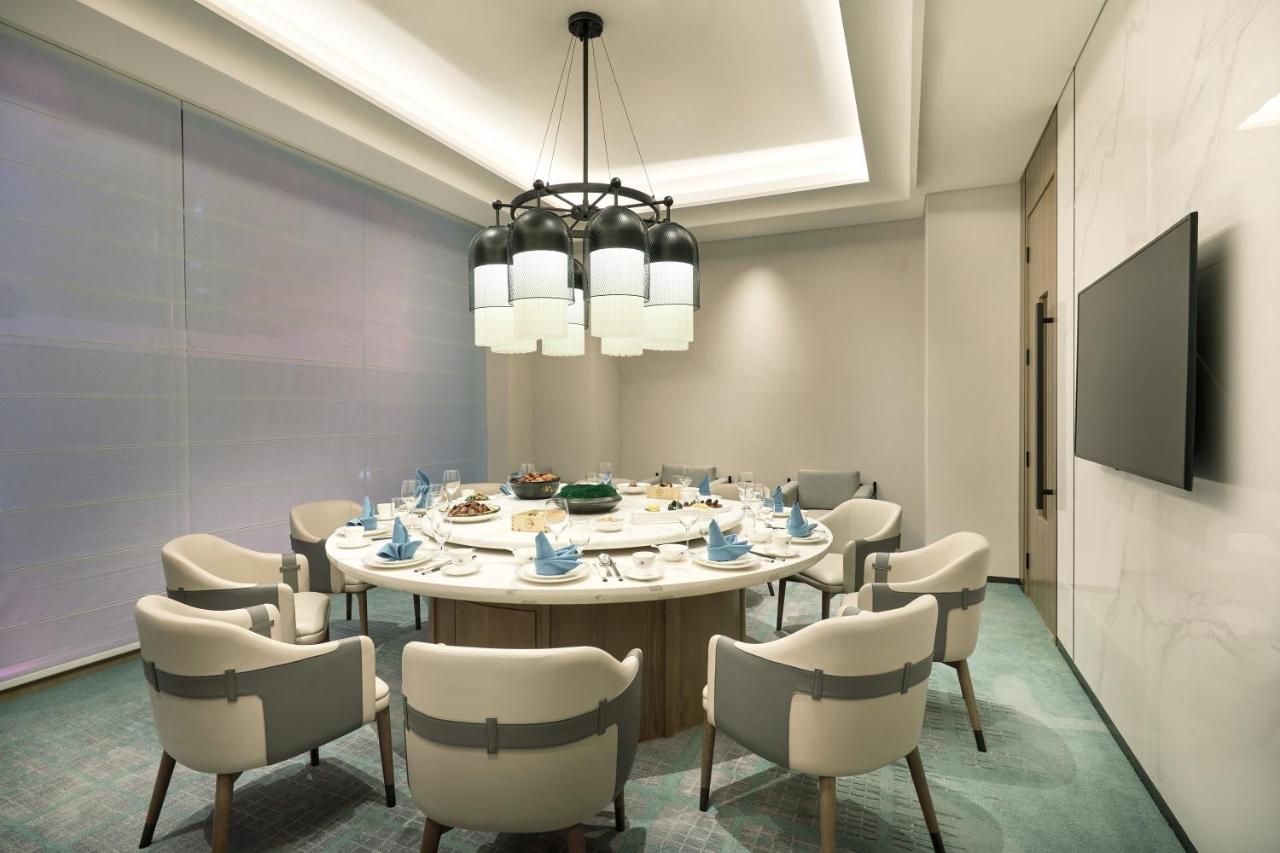 Sheraton Guangzhou Hotel-Fully Upgraded in CBD-Free Canton Fair Shuttle Bus and Registration Counter photo