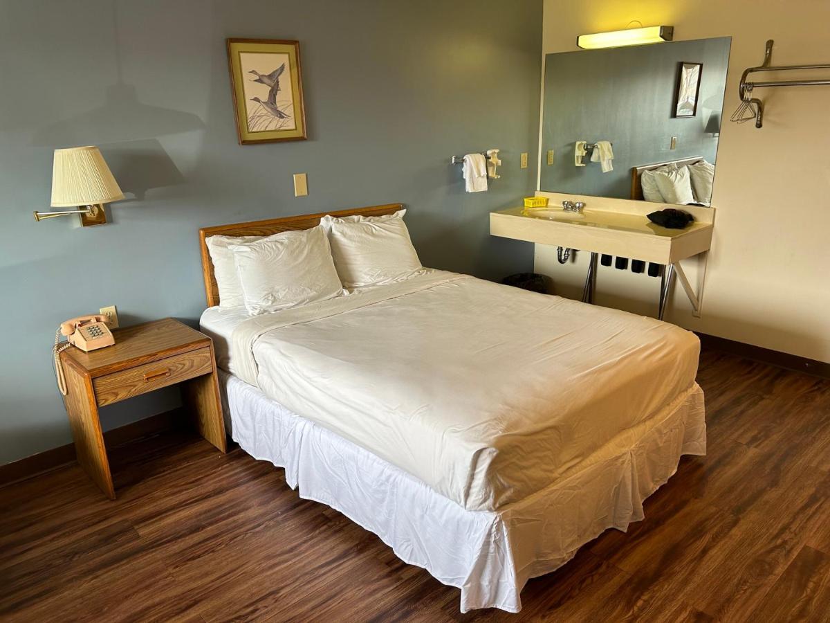 Valley Inn and Suites — photo 18