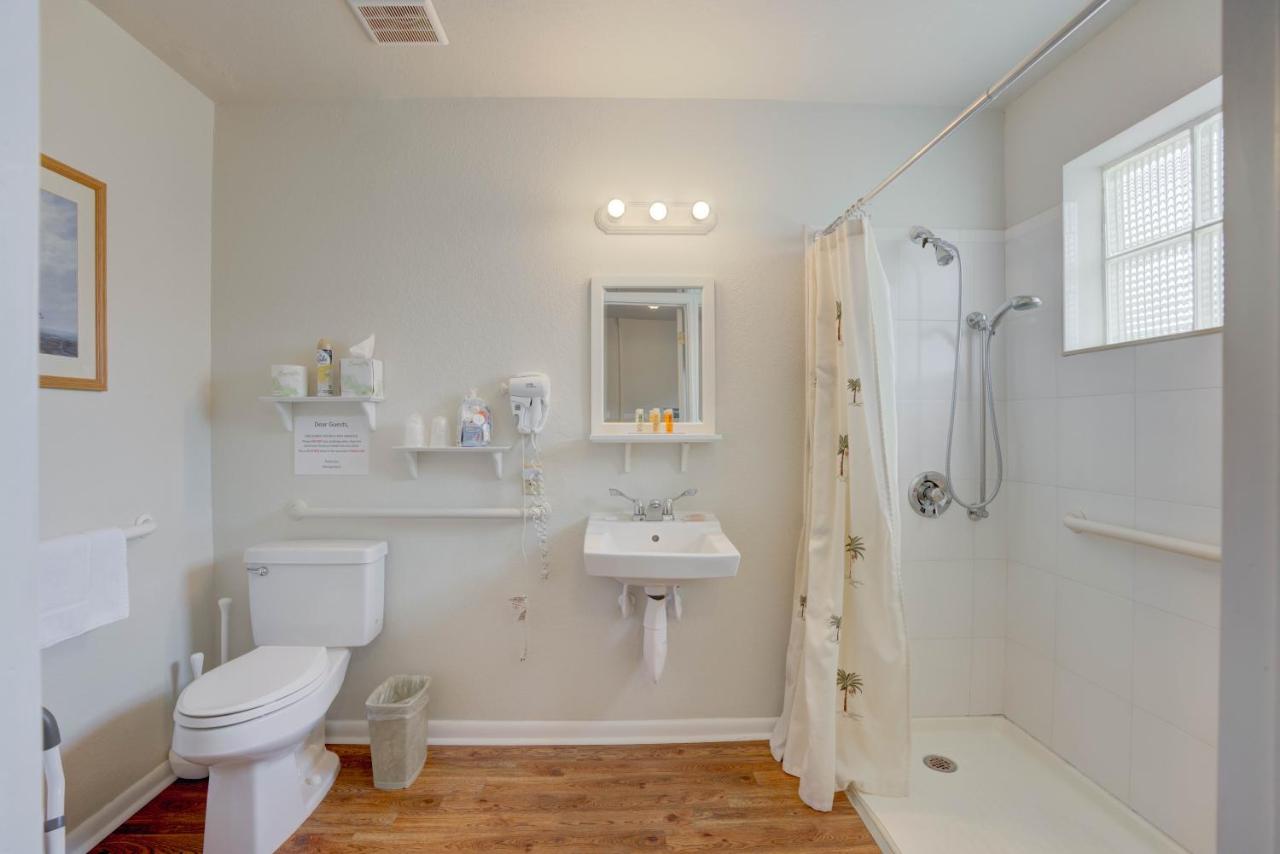Tequesta Palms Inn — photo 8