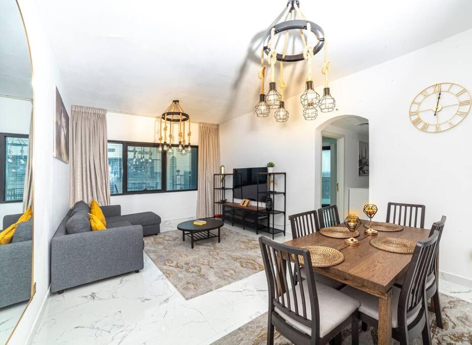 Luxury 2 Bedroom Apartment in Dubai Marina & JBR Beach - 2