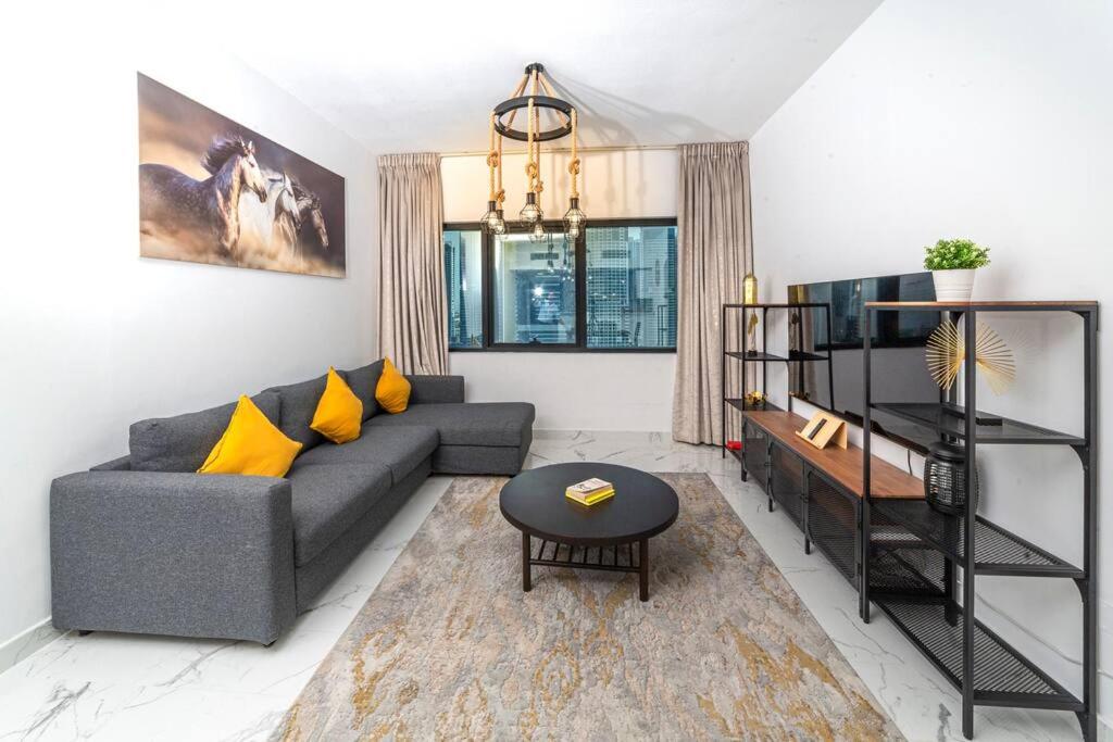 Luxury 2 Bedroom Apartment in Dubai Marina & JBR Beach - 5