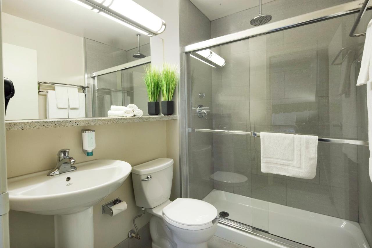 Canadas Best Value Inn Toronto photo