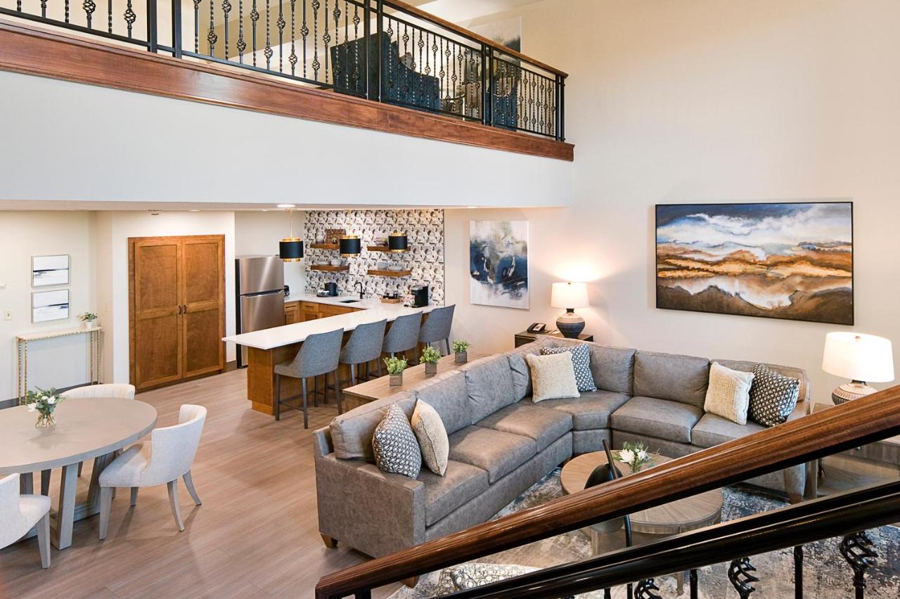 ClubHouse Hotel Sioux Falls — photo 24