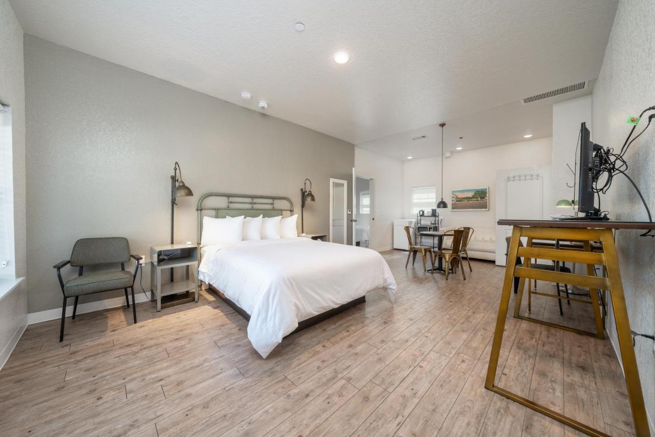 Ozark Courts Motel — photo 10