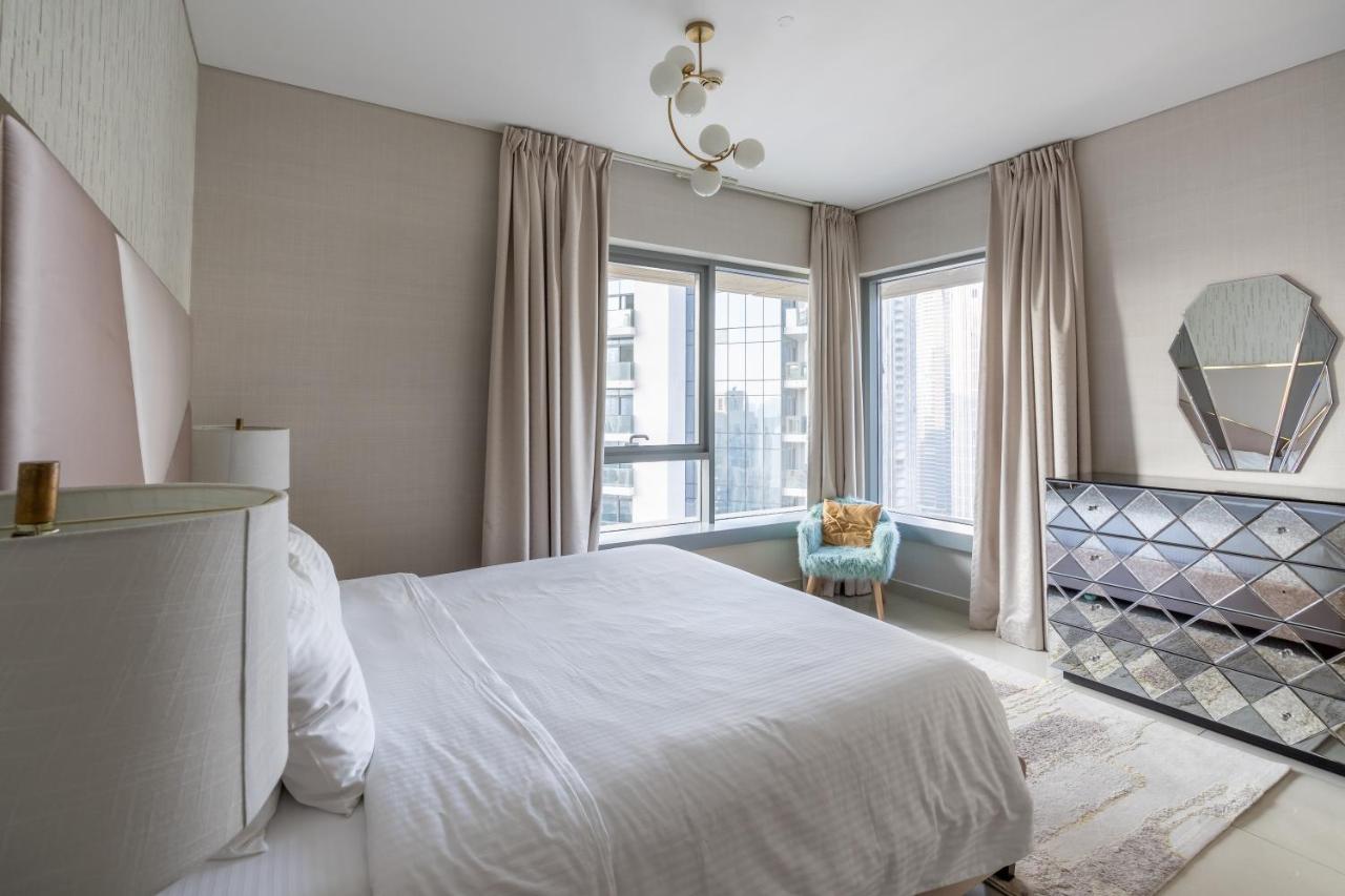 Bellavista Apartments Holiday Homes LLC - Glamorous - 2BR - 29 Boulevard - Burj Khalifa & Fountain View - 2