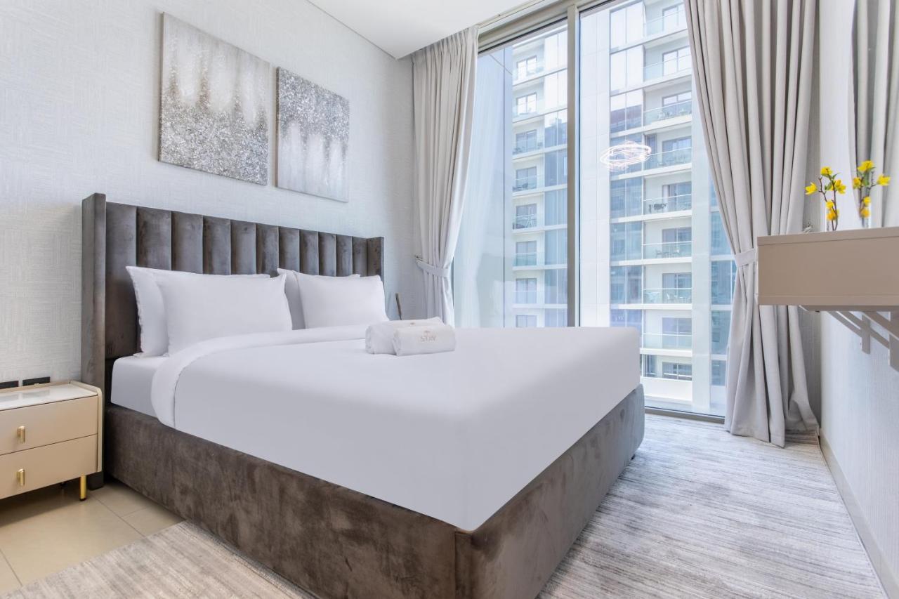 STAY BY LATINEM Luxury 1BR Holiday Home CVR B2704 near Burj Khalifa - 2