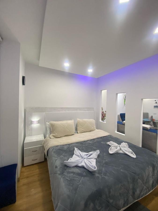 Exclusivo Apartastudio Zona Norte de Bogota - 2