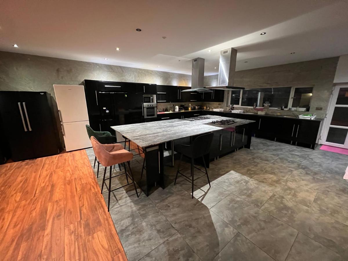 rooms close to central london 2 - 4