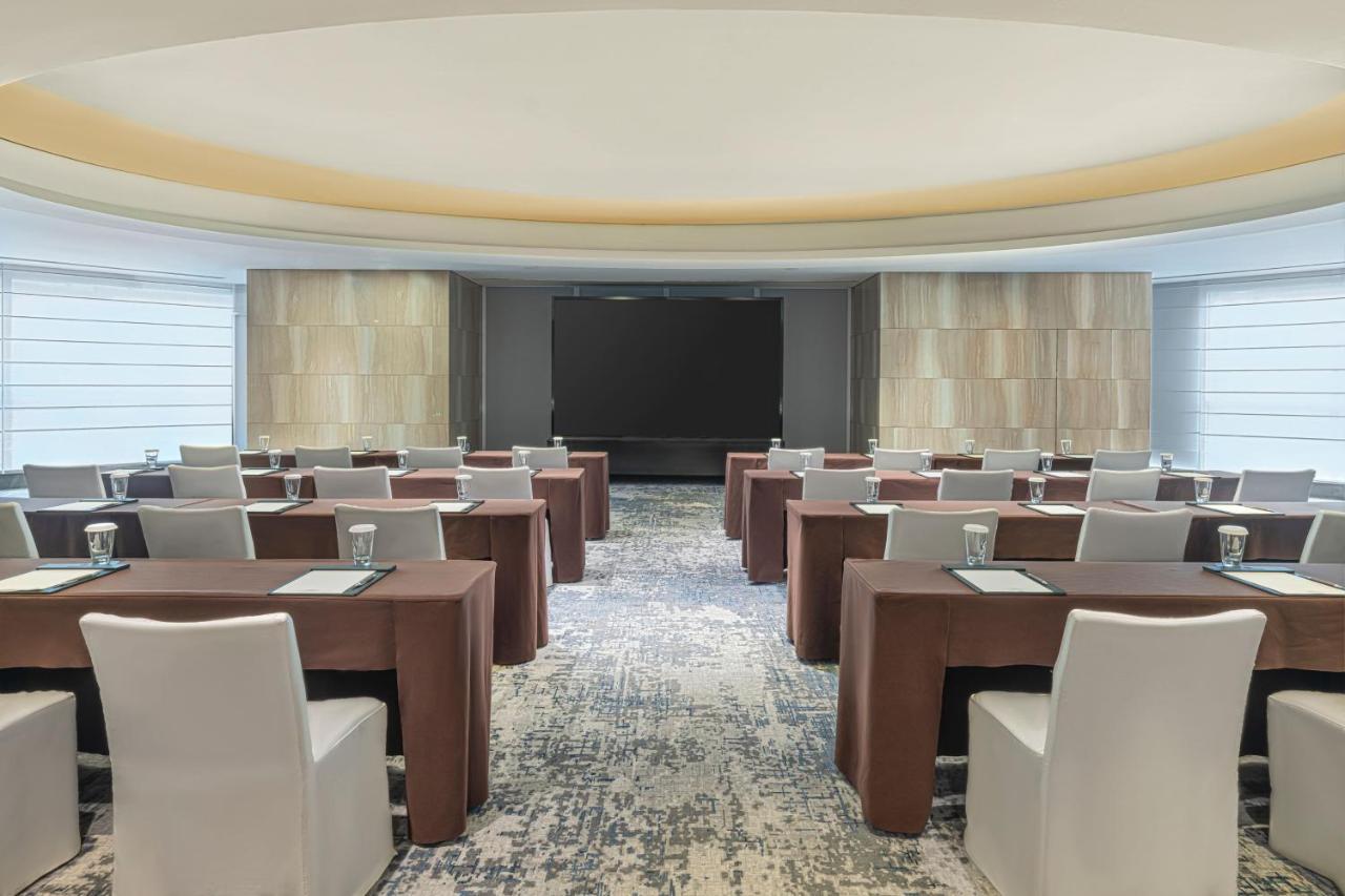 Sheraton Guangzhou Hotel-Fully Upgraded in CBD-Free Canton Fair Shuttle Bus and Registration Counter photo