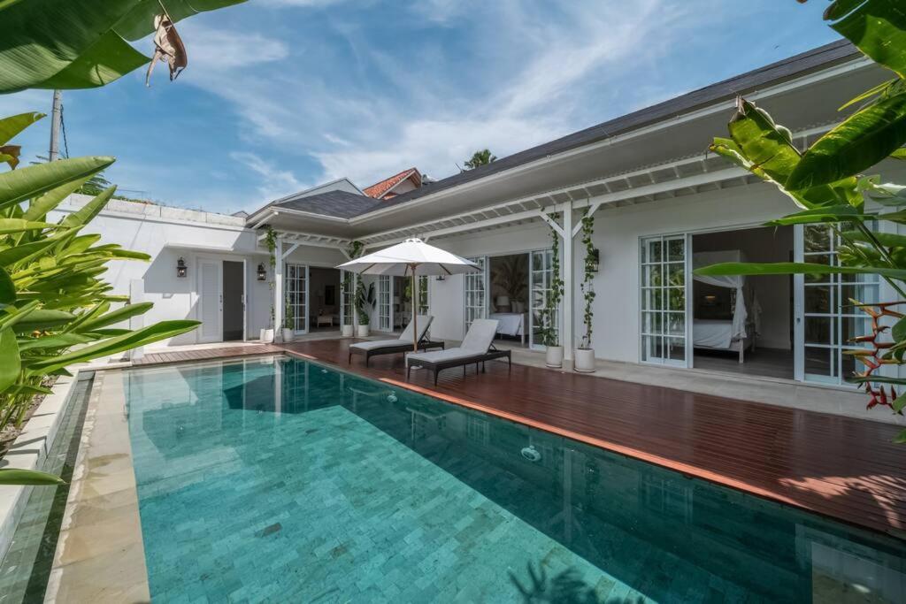 Blanc Mediterranean: 3BR in Central Canggu - 4