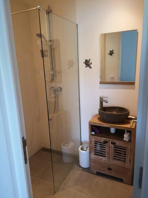 KARETS VIEW les pieds dans l eau - feet in water - 3