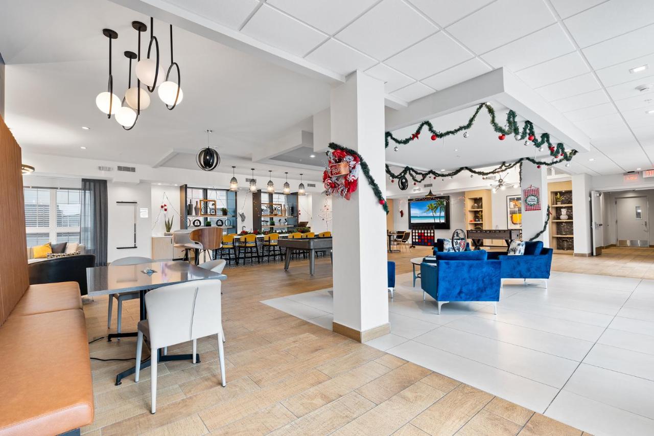 Modern 2BR 2BA Condo Sleeps 8 with Gym Laundry 20 Min to NYC - 4