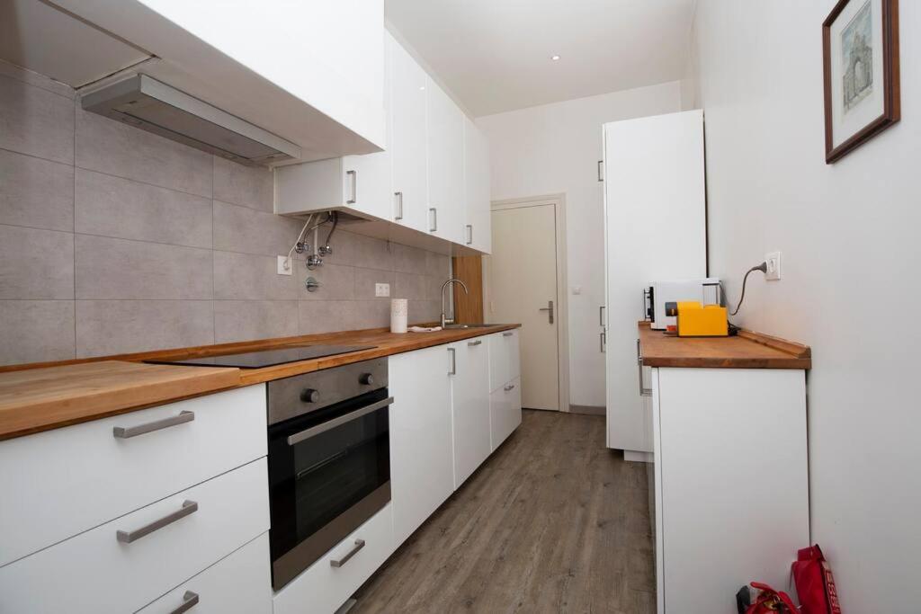 Vintage Apartment w/ Terrace - 2