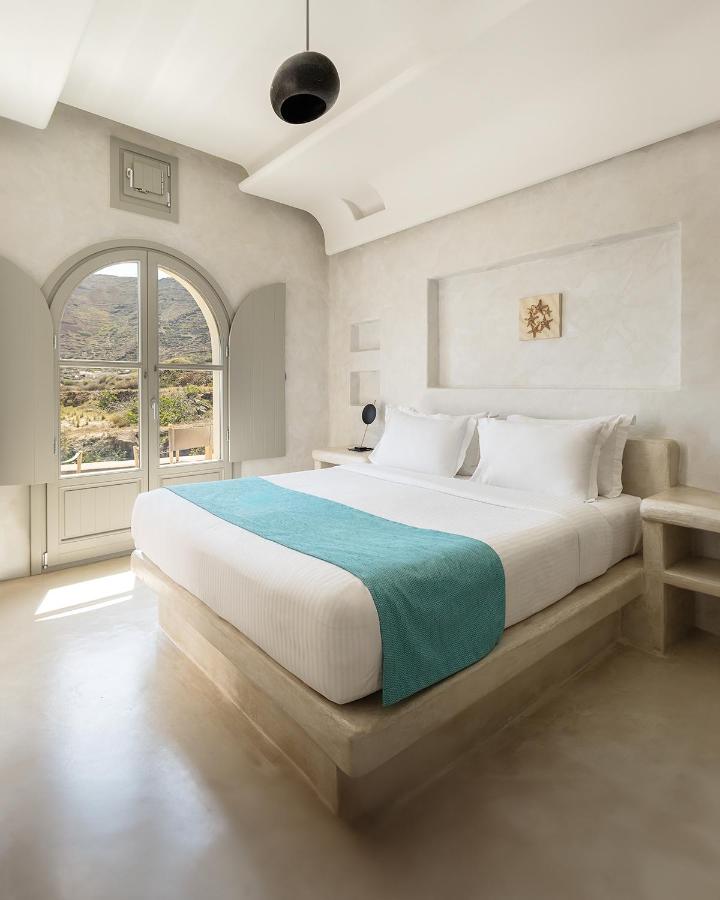 Danae Suites Santorini - 3