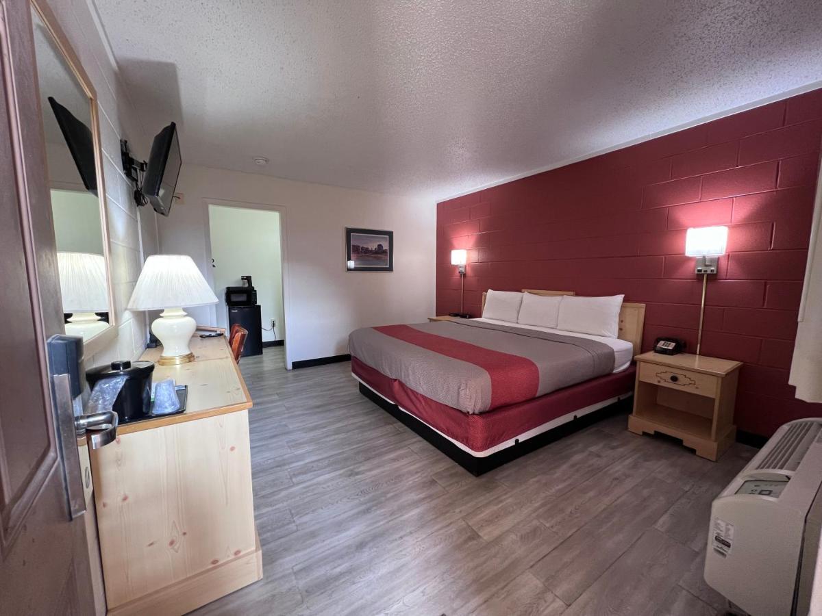 Regency Inn — photo 11