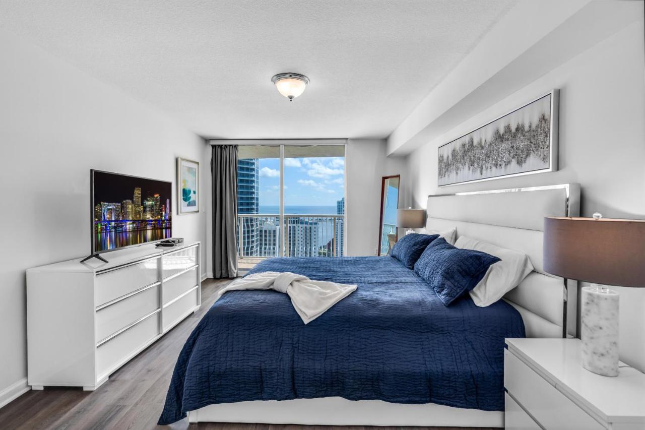 Luxurious Condo in Brickell with Free Parking - 2