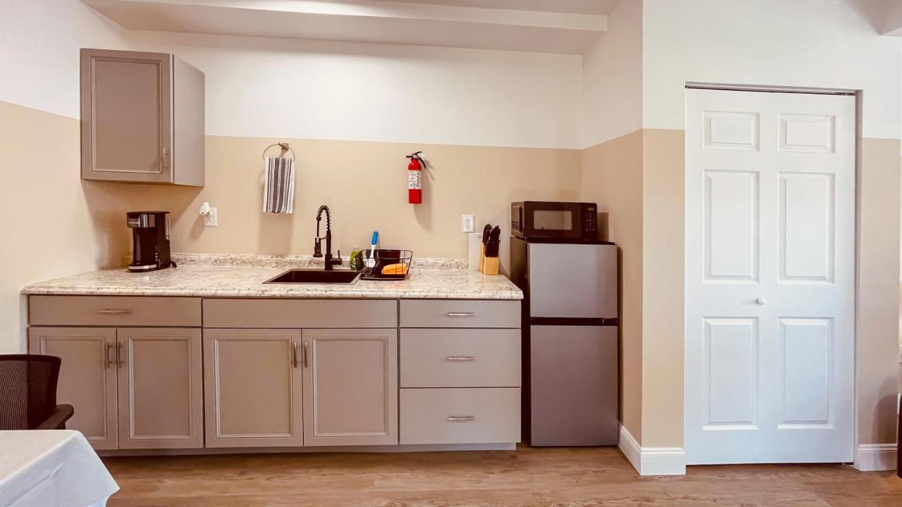 White Orchid Apartments — photo 23