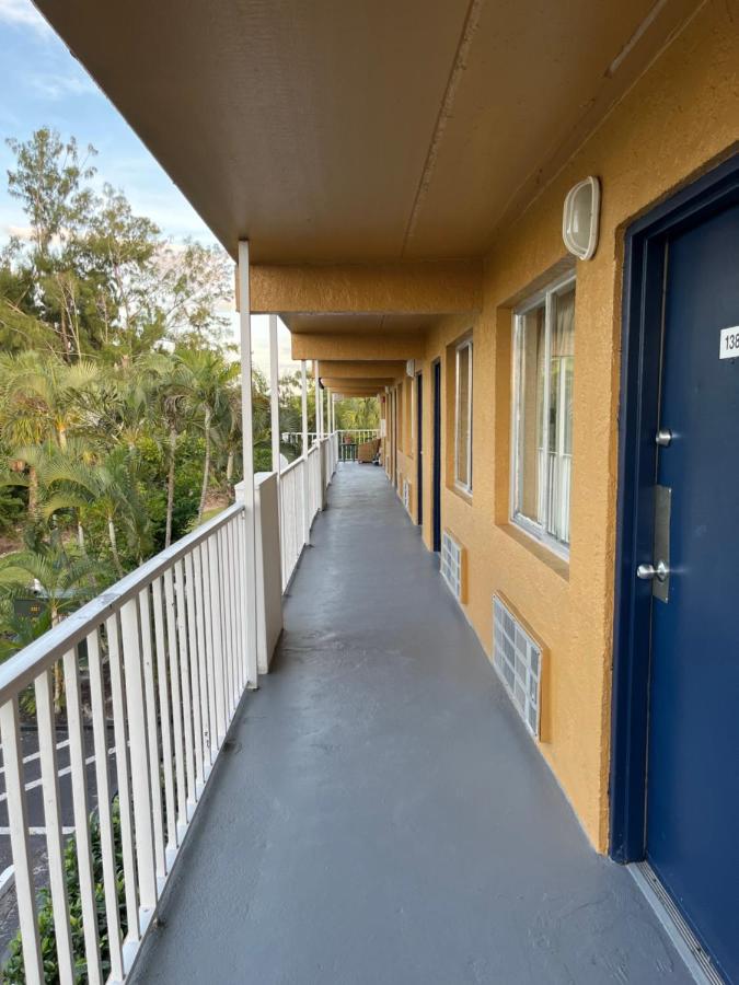 Budget Inn — photo 10