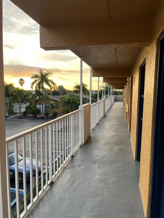 Budget Inn — photo 11