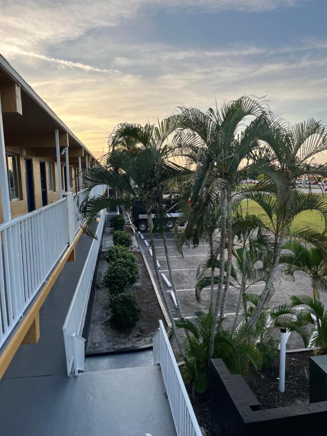 Budget Inn — photo 7