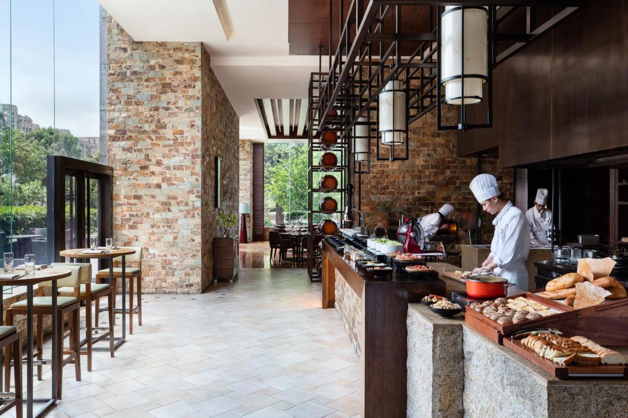 Shanghai Marriott Hotel Pudong East photo