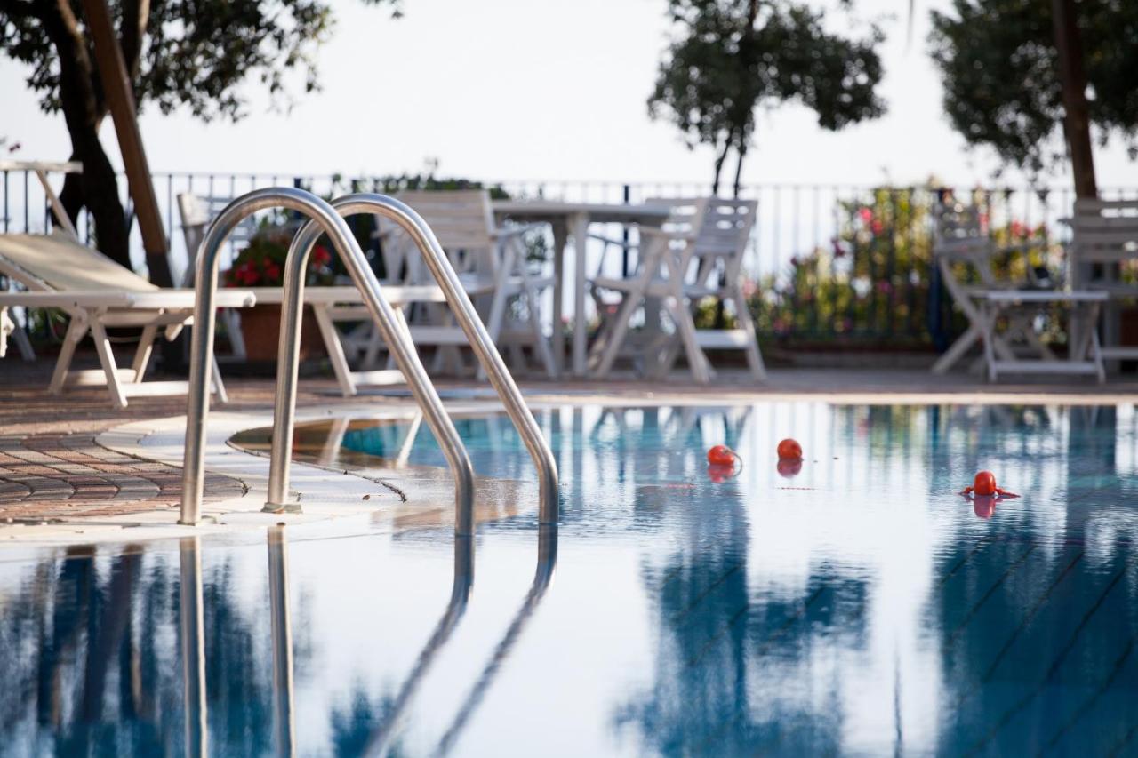 Grand Hotel De Rose photo