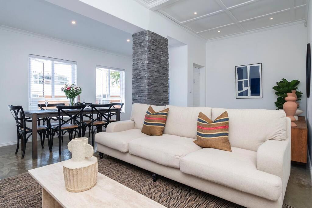 Contemporary Two Bedroom House in Greenpoint - 3