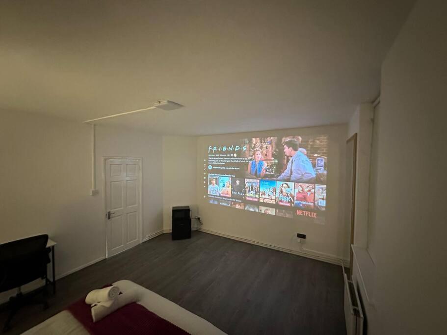 Super double bedroom zone 1 - 4