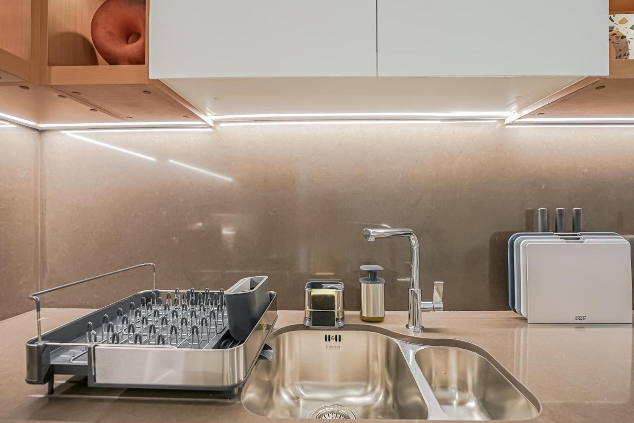 Modern 2BR High Floor Haven in Vida Dubai Marina - 3