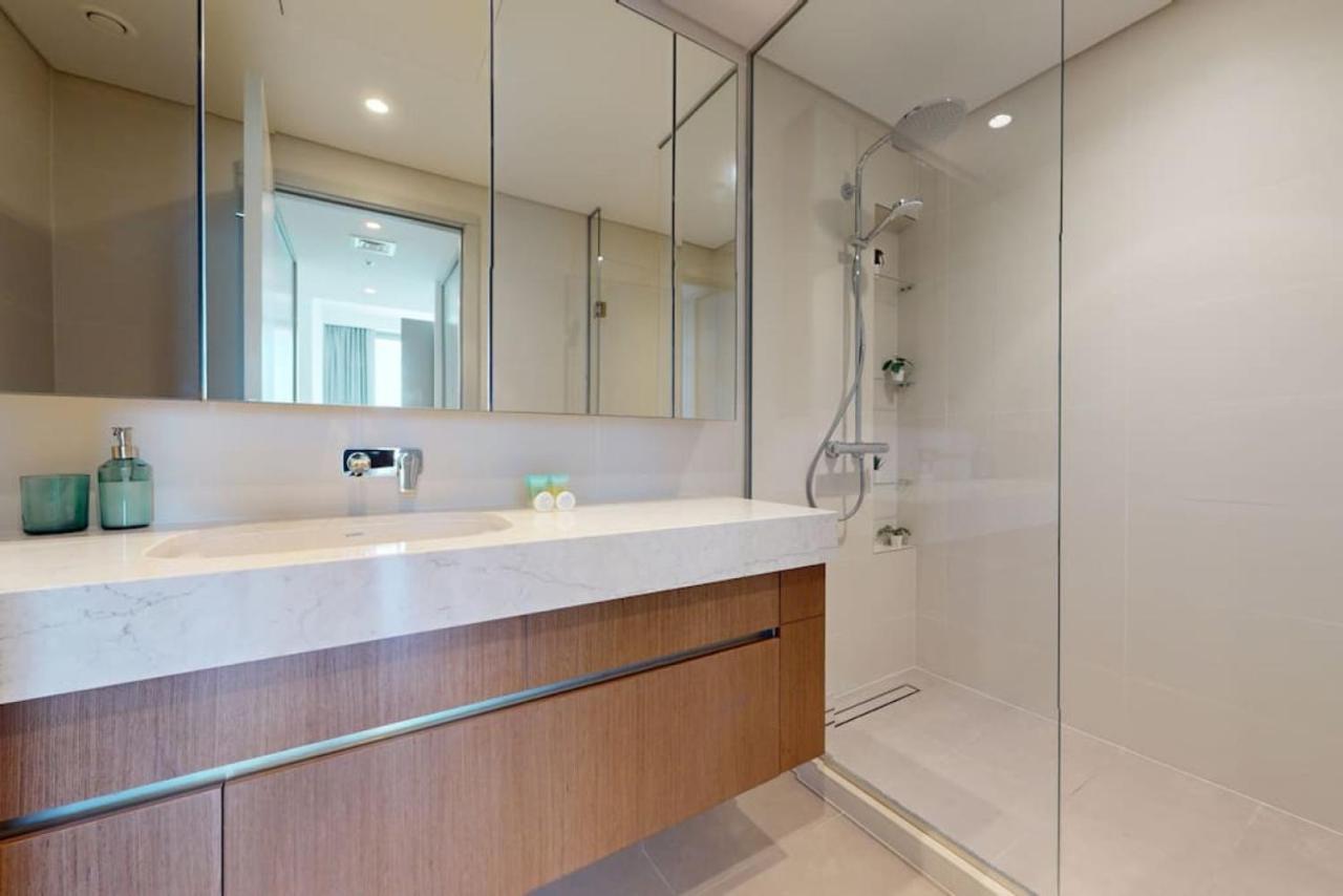 Vacationer Holiday Homes I Gorgeous One Bedroom I Beach Isle - 3