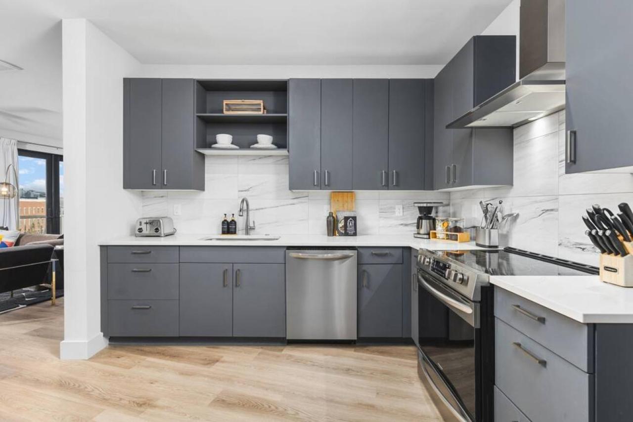 Luxury Condo with Huge Patio, near Vanderbilt & Downtown - 2