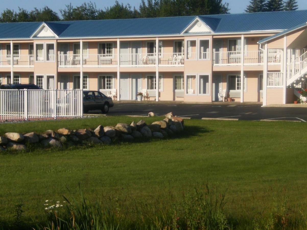 Great Lakes Motel — photo 15