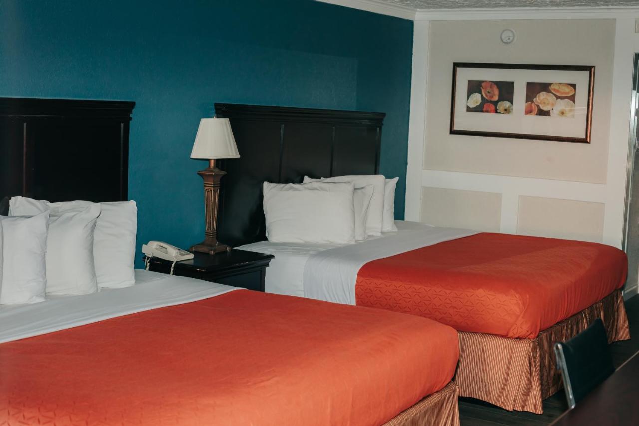 Victorian Inn & Suites — photo 14