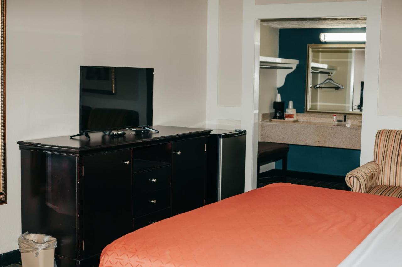 Victorian Inn & Suites — photo 4