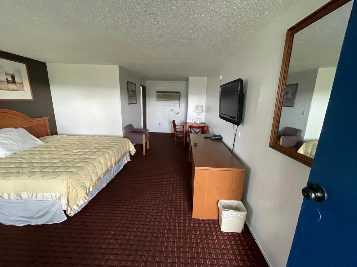 Royal A Motel — photo 22
