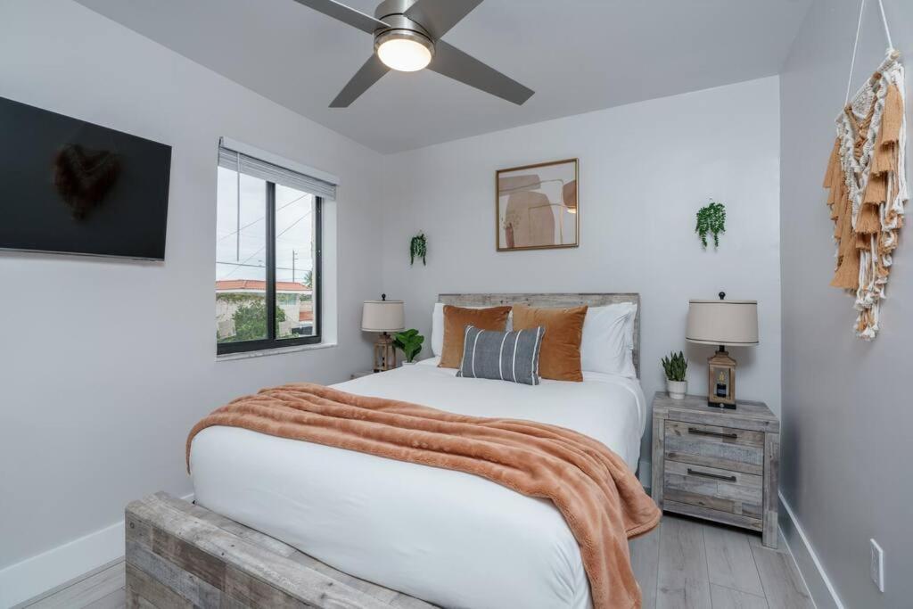 New! Miami & Calle Ocho Simpson's Funhouse! - 2