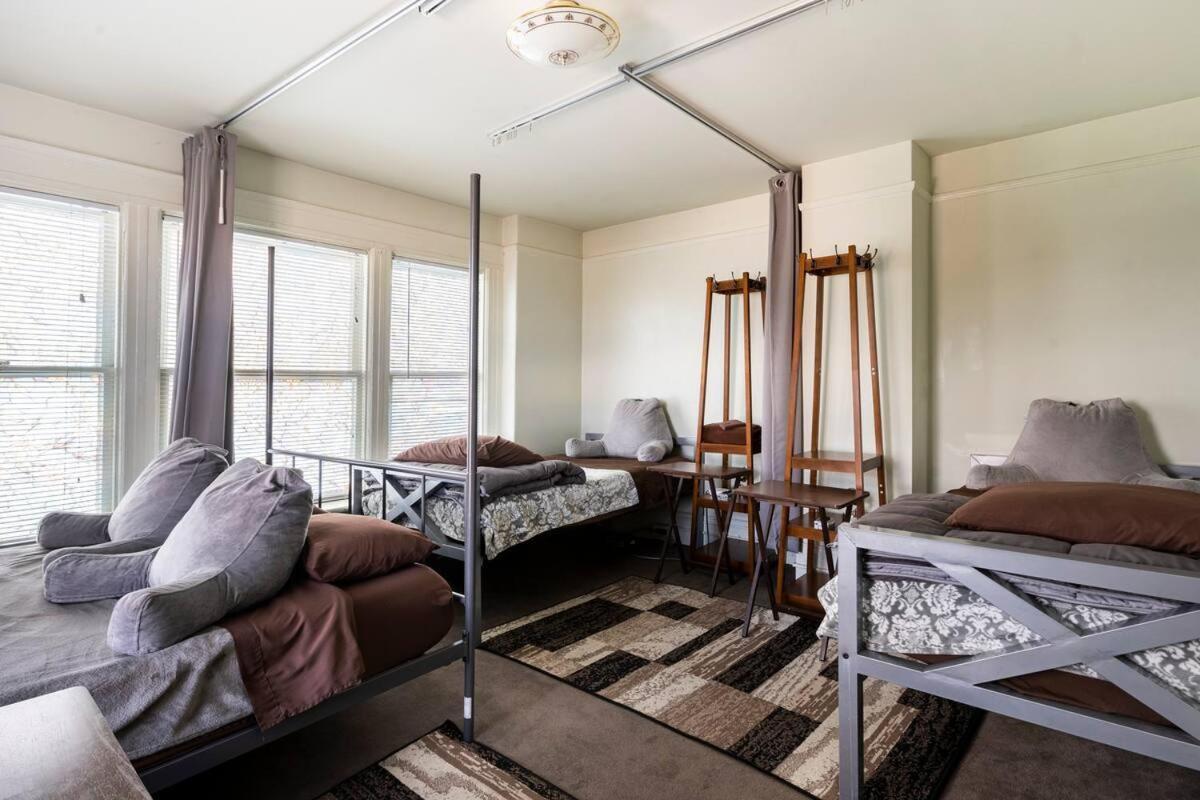 Image: Sunset Edwardian Bed and Breakfast at Golden Gate Park