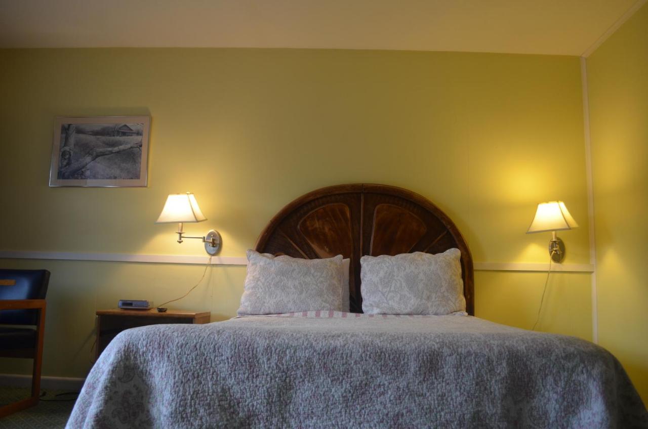 Clinton Motel — photo 12
