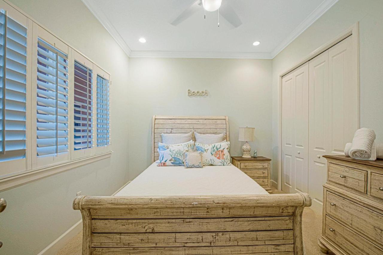 Bradenton Beach Club — photo 24