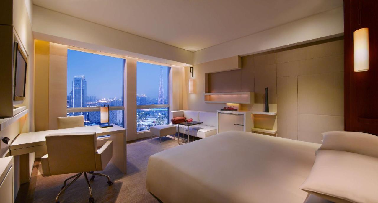 Grand Hyatt Guangzhou - Free Shuttle Bus to Canton Fair Complex during Canton Fair period photo