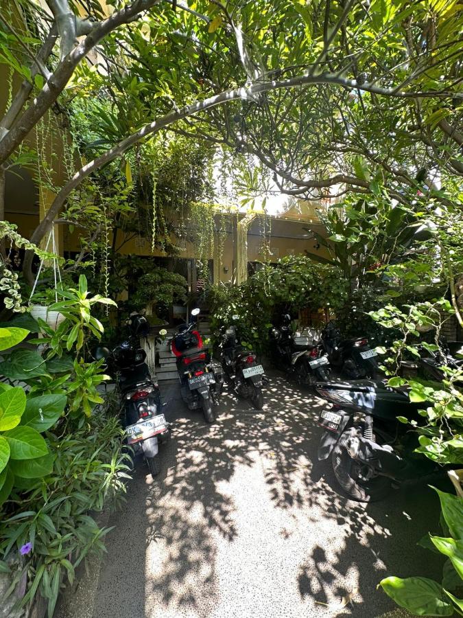 Sari Buana Bed & Breakfast - 5