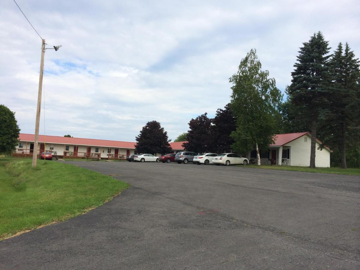 The Scheppard’s Hook Motel — photo 7