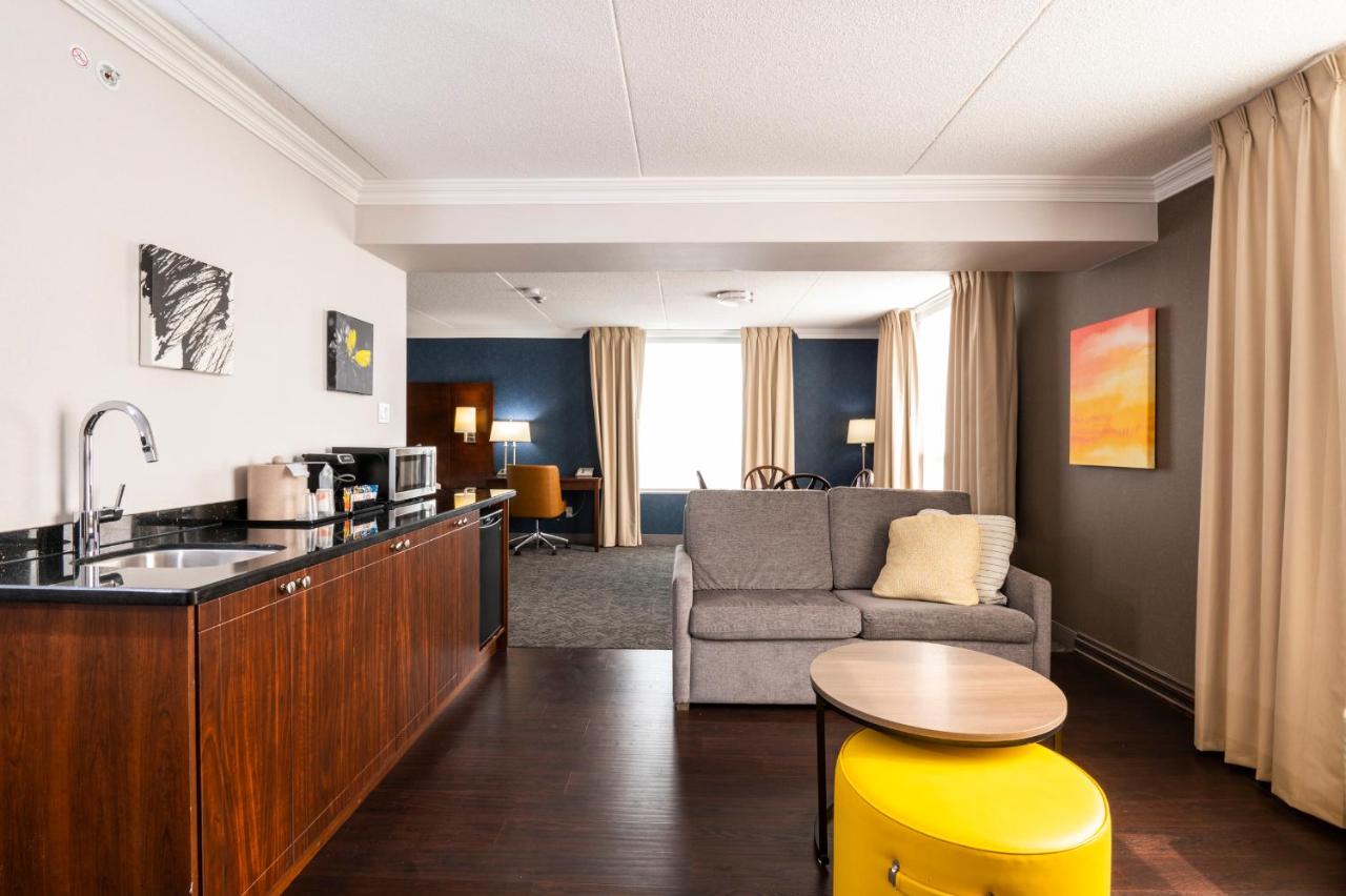 Comfort Inn & Conference Centre Toronto Airport photo