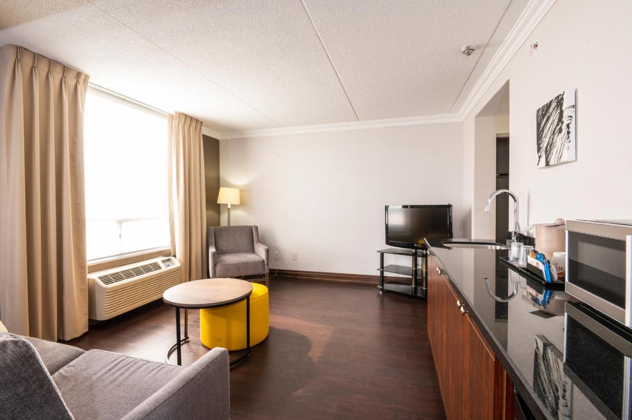 Comfort Inn & Conference Centre Toronto Airport photo