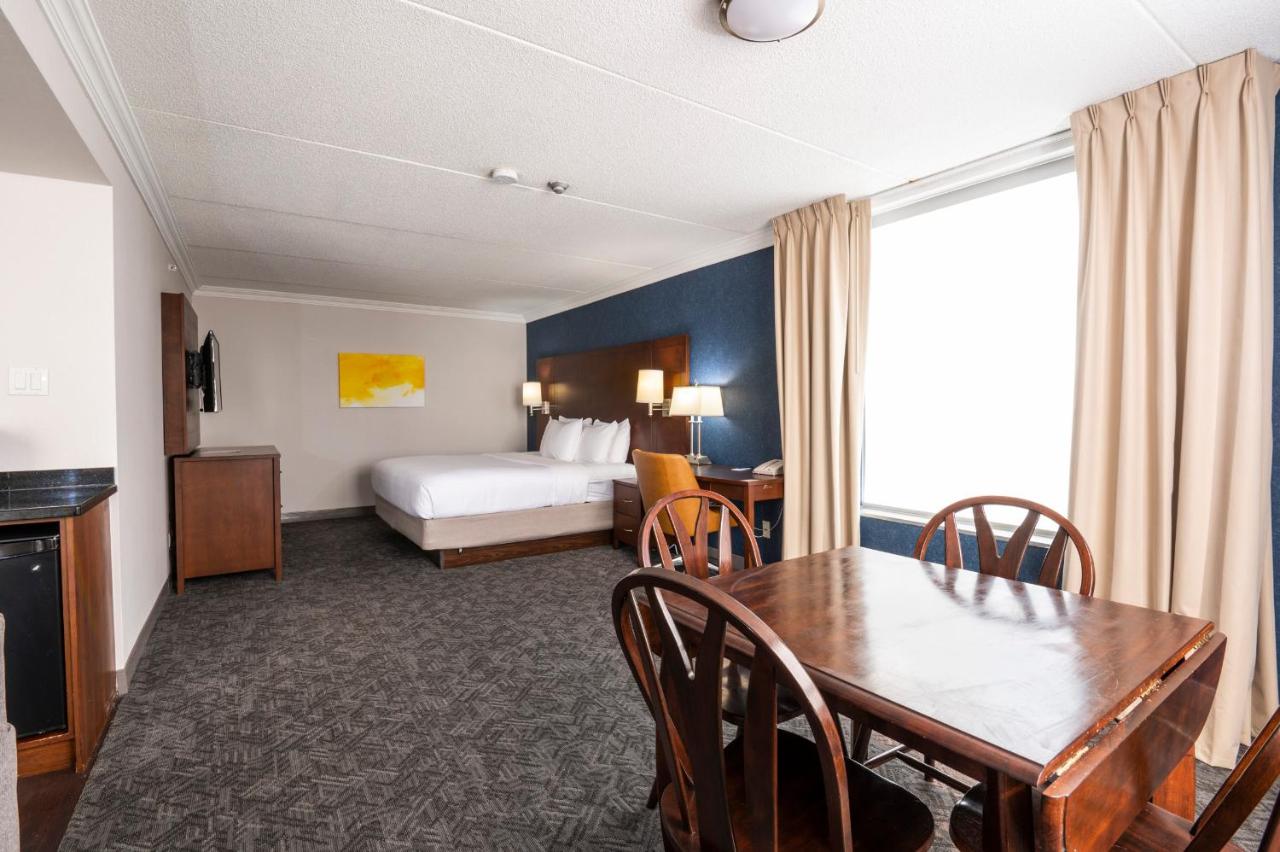 Comfort Inn & Conference Centre Toronto Airport photo