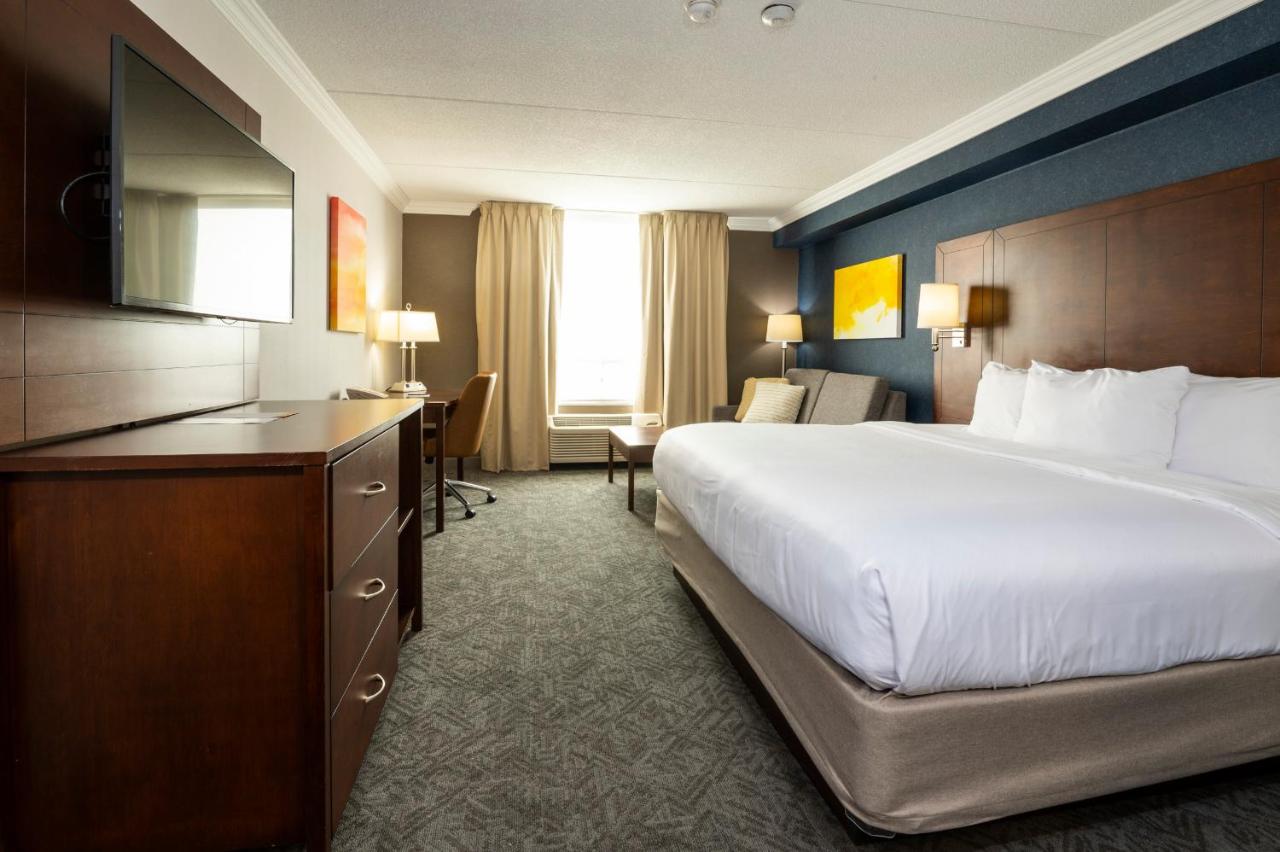 Comfort Inn & Conference Centre Toronto Airport photo